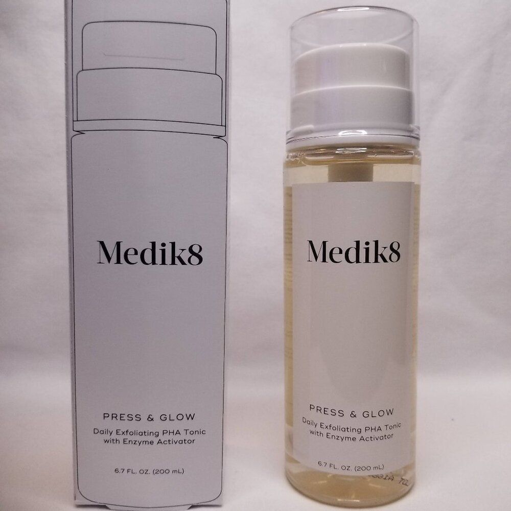 Medik8 - Press & GlowDaily Exfoliating PHA Tonic